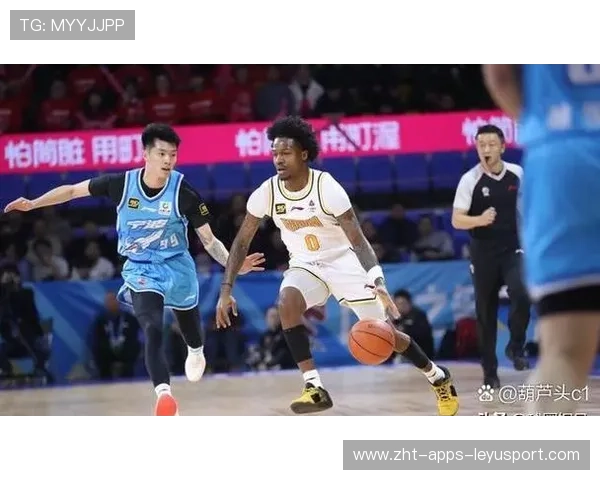 上海男篮被绝平，主帅怒砸椅子：一场激情与挑战的篮球盛宴