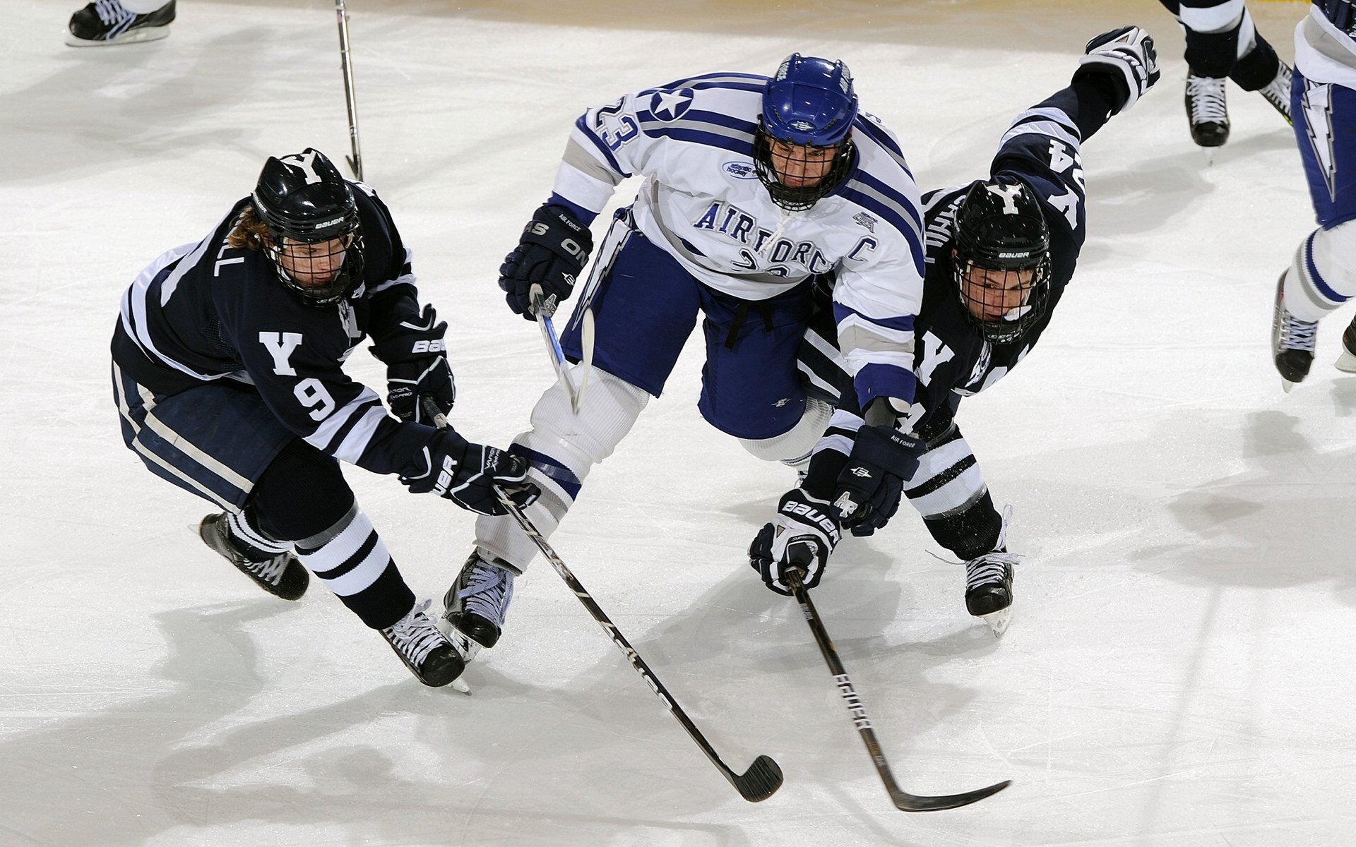 《英雄联盟》新版本上线,平衡改动引发讨论,英雄联盟 新版本
